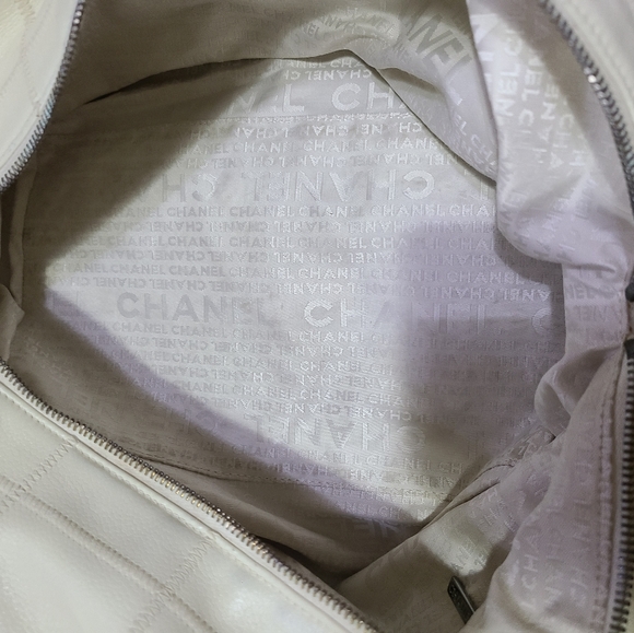Chanel Bag - Picture 14 of 16
